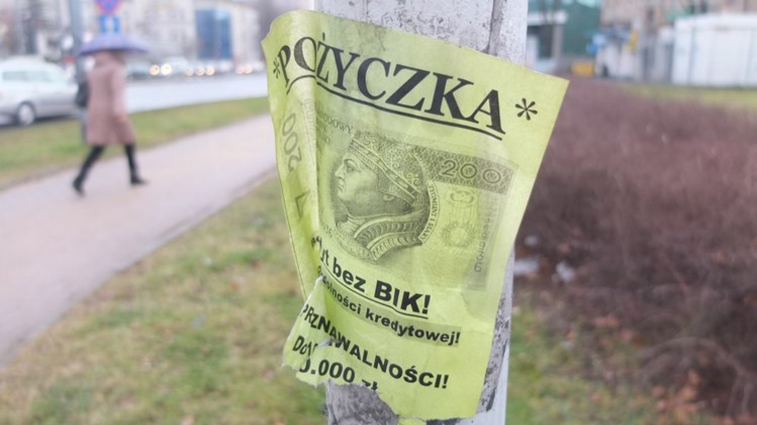 Polacy mimo wzrostu płac i spadającego bezrobocia są coraz bardziej zadłużeni.
