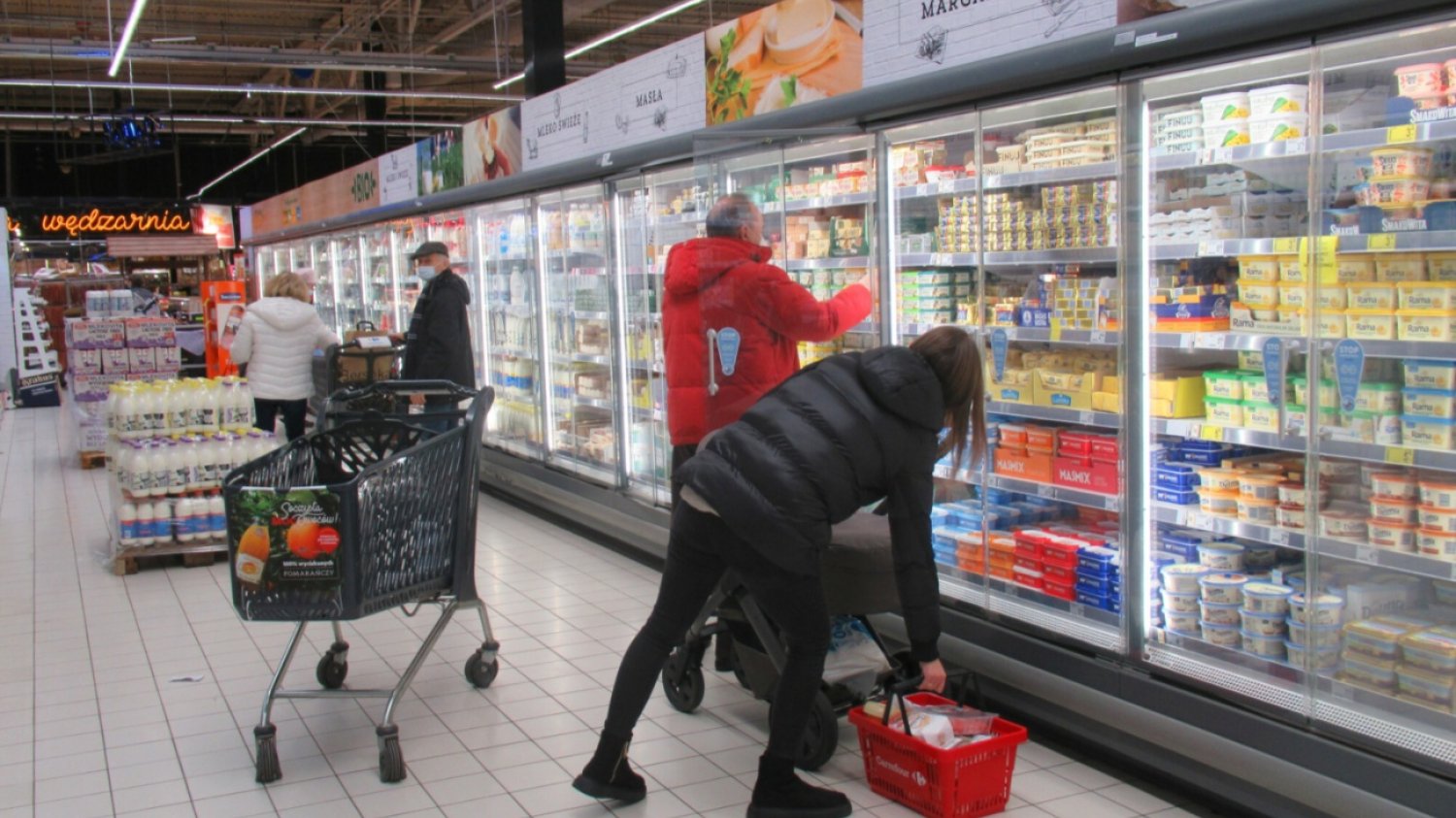 Klienci, zakupy, supermarket.