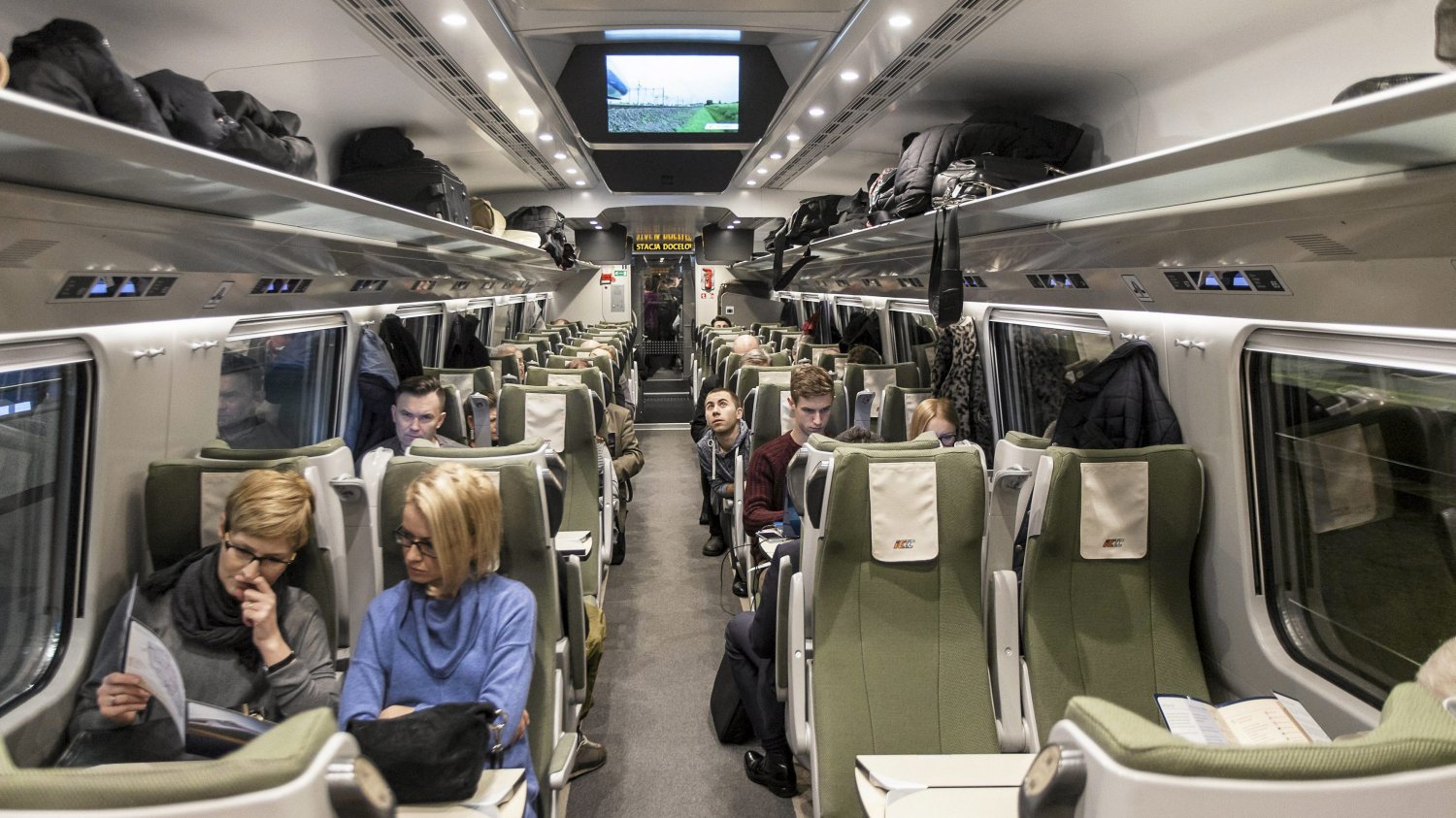 Podróżujący II klasą pociągami Express Intercity nie otrzymają już darmowej kawy i herbaty.