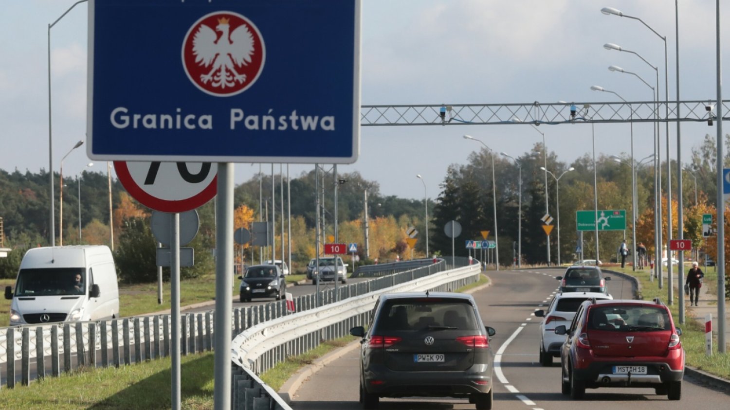 Samochody na granicy Polski i Niemiec.