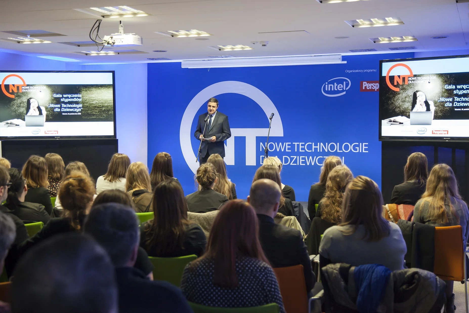 Uroczystość wręczenia stpendiów INTEL-PERSPEKTYWY