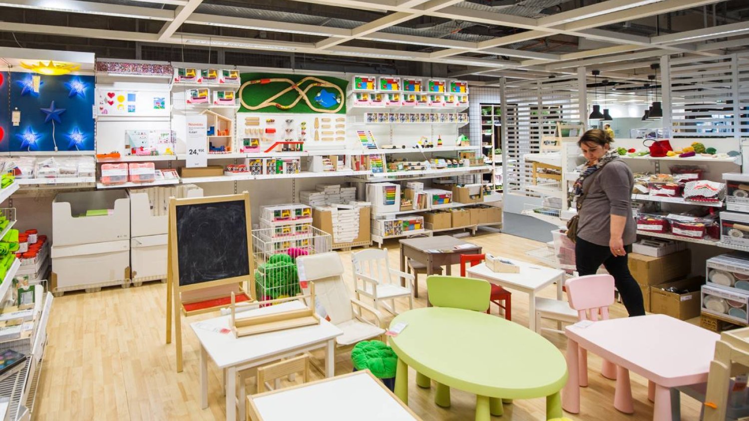 Wnętrze sklepu Ikea.