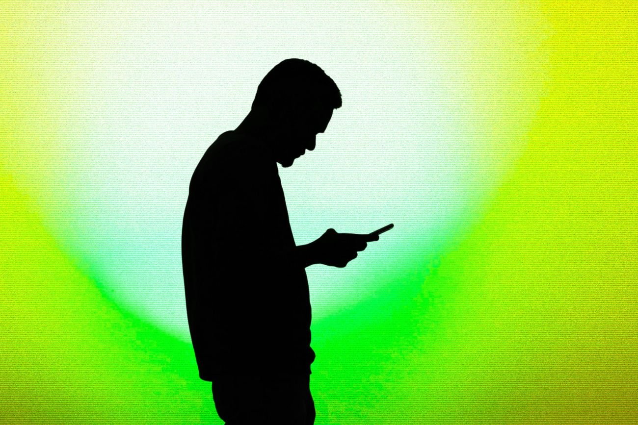 Czy technologia sprawia, iż jesteśmy głupsi? Oto historia naszych lęków od druku po AI