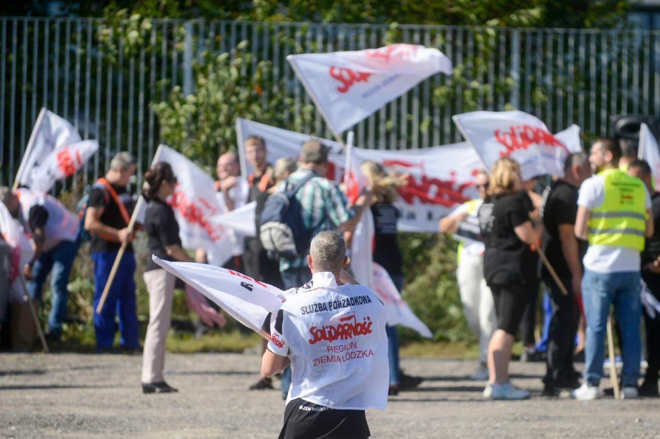 Pracownicy Beko Europe protestują przeciw masowym zwolnieniom.