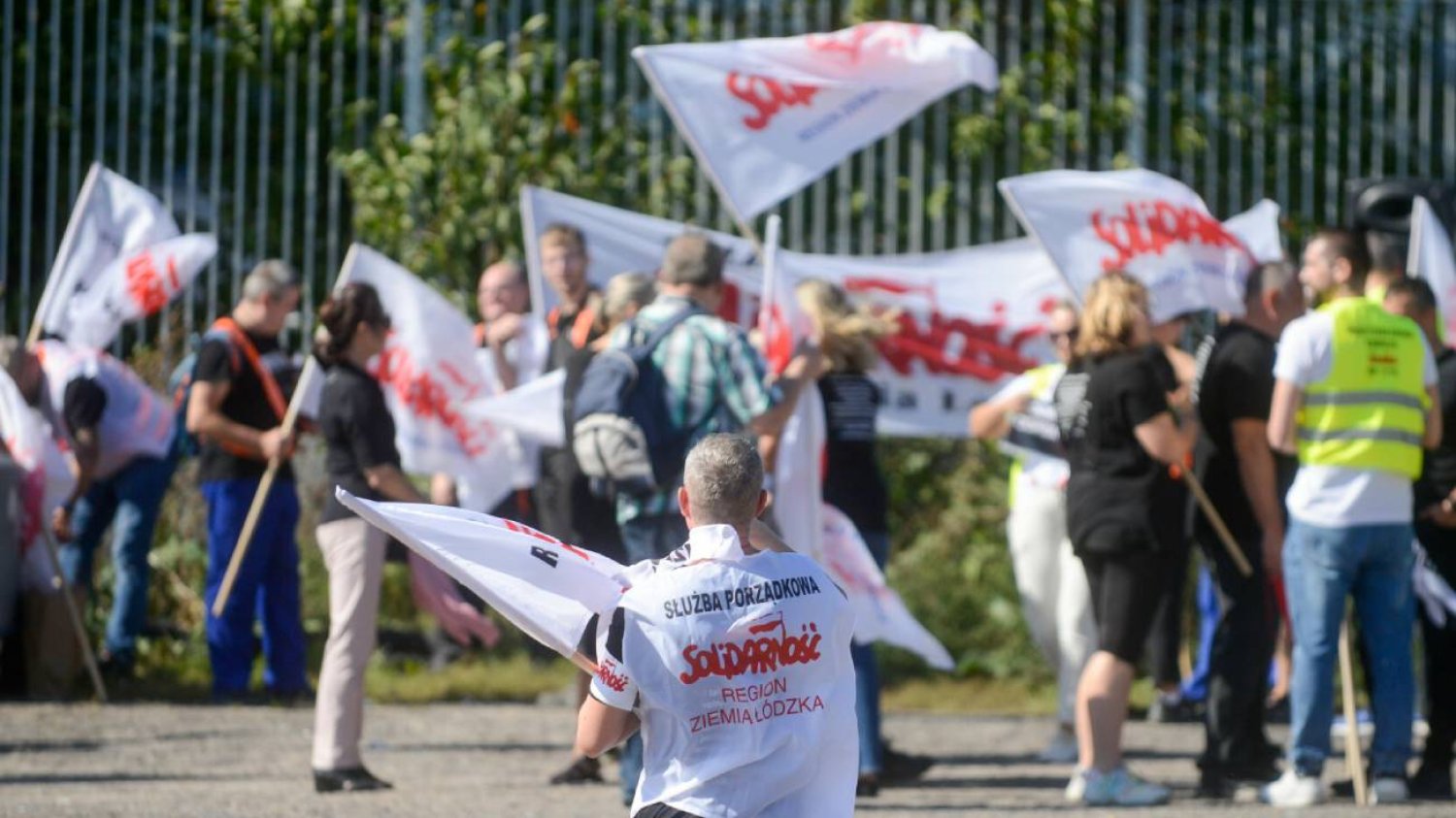 Pracownicy Beko Europe protestują przeciw masowym zwolnieniom.