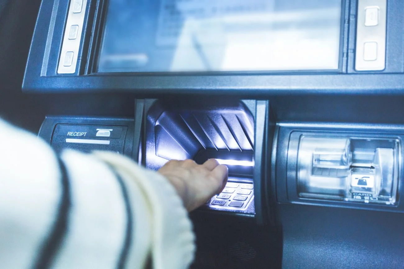 Wyłudzili BLIKiem miliony złotych. Policja rozbiła grupę cyberprzestępców Polska Policja, BLIK, oszustwa