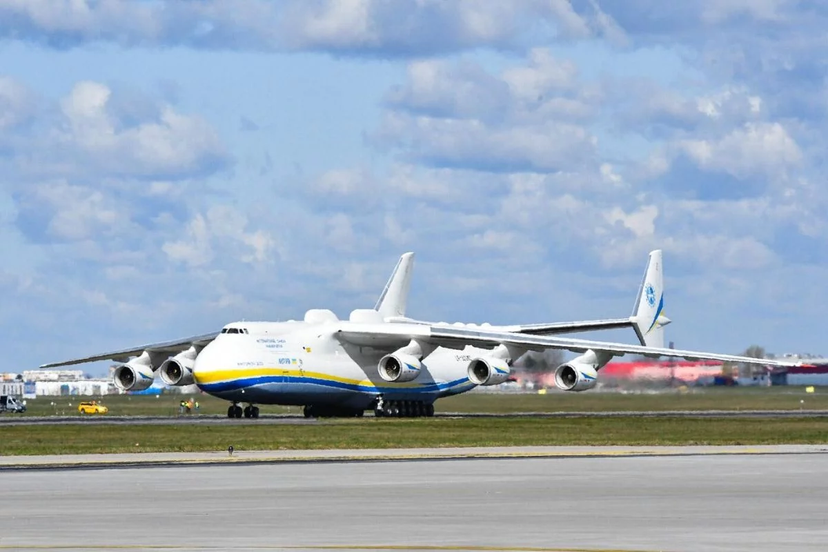 We wtorek rano na Okęciu wylądował największy samolot transportowy świata Antonow AN-225 Mrija.