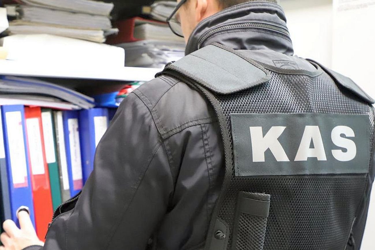 Naczelnicy urzędów skarbowych nie mieli prawa blokować i sprawdzać kont firm i obywateli - uznał sąd