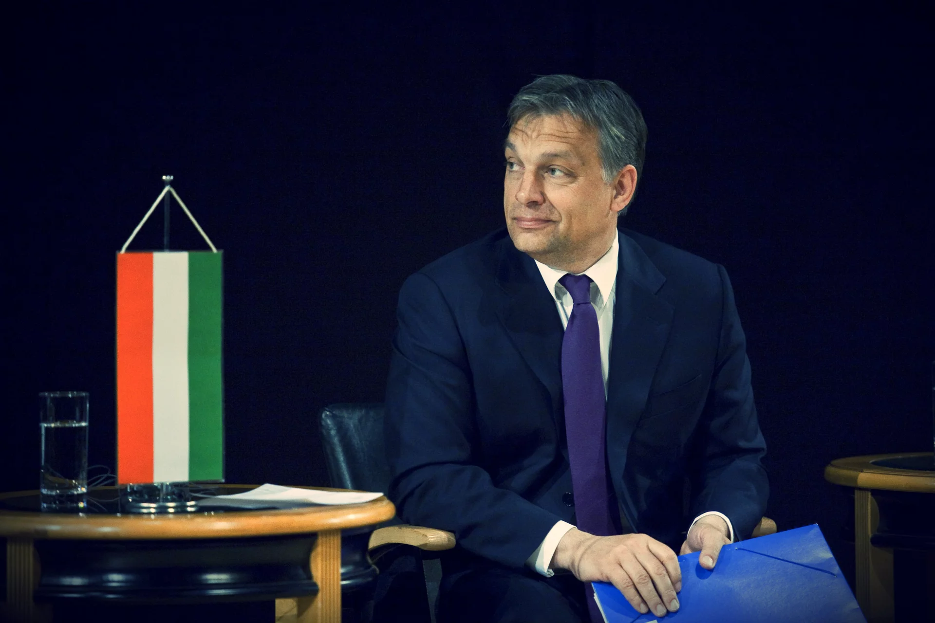 - Przykład Węgier pokazuje, że jeżeli Komisja zdecyduje się rozpocząć wobec Polski procedurę nadmiernego deficytu, to będziemy mieli czas na ograniczenie deficytu - podkreśla Kalisz
