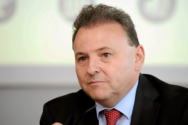 Żeby dogonić Niemcy musimy się wreszcie nauczyć jak grać zespołowo - twierdzi prof. Orłowski.