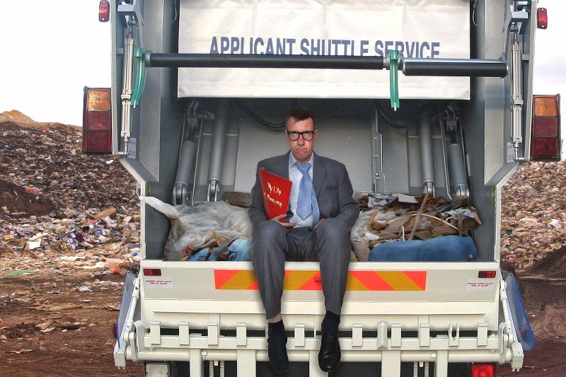 Godzina, kolor ubrania, waga, tatuaż czy pot. Wszystkie te czynniki decydują, czy dostaniesz pracę.