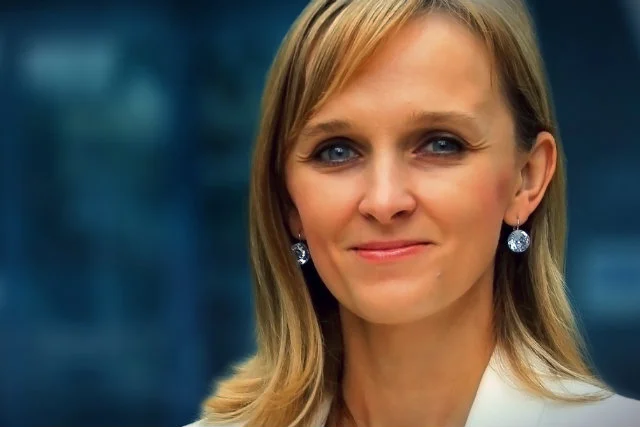 Profesor Aneta Hryckiewicz z Akademii im. Leona Koźmińskiego