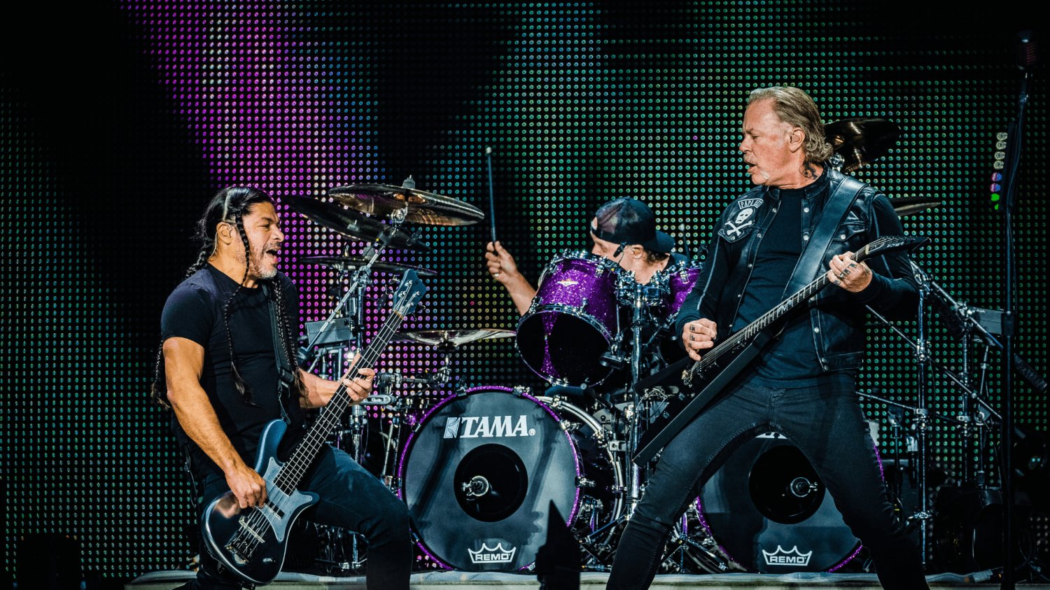 Metallica gra koncert. Metallica powinna zagrać w Gdyni, twierdzi radny tego miasta. Zespół jest silnie związany z naszym krajem Metallica gra koncert. Metallica powinna zagrać w Gdyni, twierdzi radny tego miasta. Zespół jest silnie związany z naszym krajem