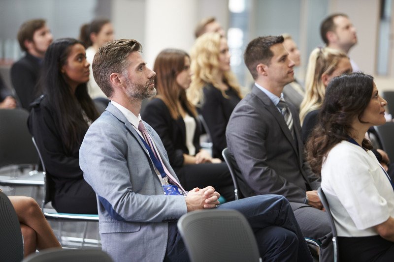 Program MBA, w którą co roku swój czas i pieniądze inwestuje tysiące osób na całym świecie, na dobre zakorzenił się w polskim systemie szkolnictwa wyższego. Dlaczego warto ubiegać się o ten tytuł?