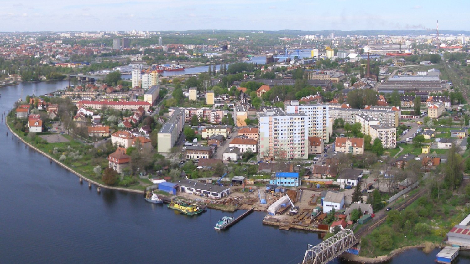 W Gdańsku zaprojektowano lekki i szybki w produkcji most. Waży zaledwie…3 tony, a udźwignie…18 ton.
