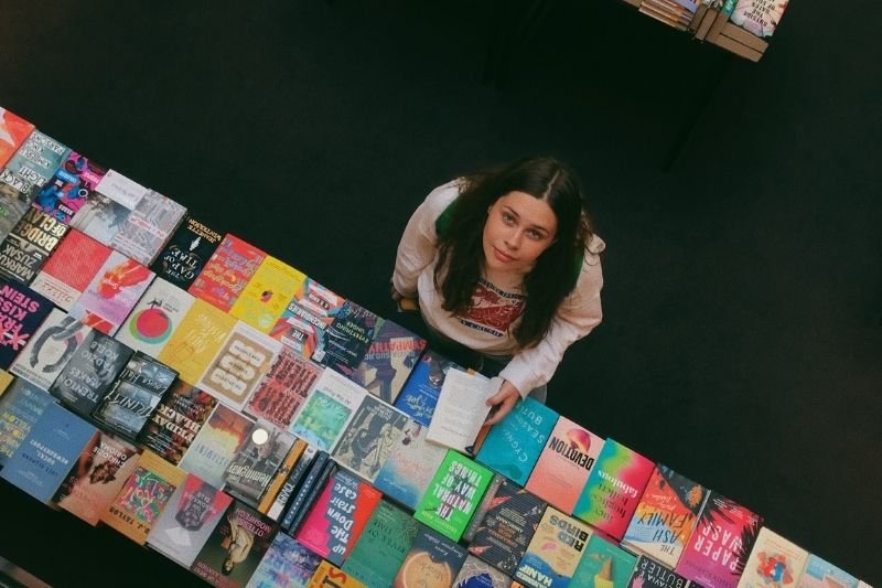 Co kupić na prezent gwiazdkowy? Można np. książkę popularno-naukową.