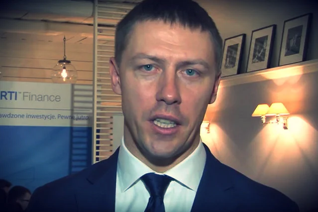 Zdesperowany, Klaudiusz Sytek zadzwonił do Getin Banku i poprosił o rozmowę z prezesem, Leszkiem Czarneckim.