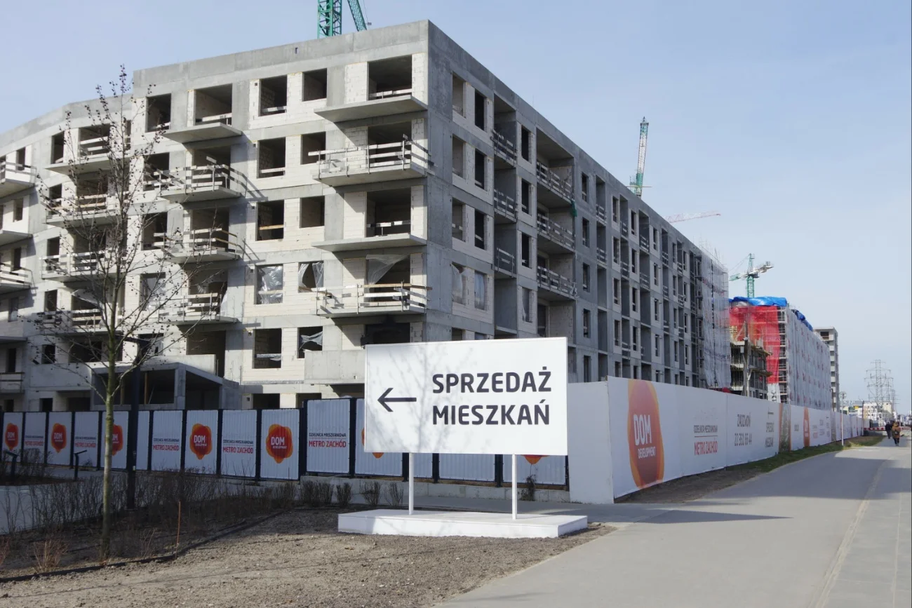 Blok mieszkalny na sprzedaż.