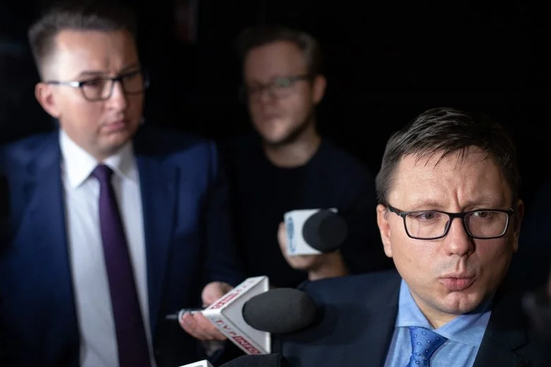 Rafał Milczarski, prezes PLL LOT, podczas spotkania ze strajkującymi.