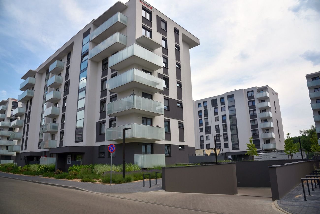 Mieszkania już zaczęły drożeć. Wystarczyło wejście w życie programu "Bezpieczny Kredyt 2 proc." i związanej z nim rekomendacji KNF