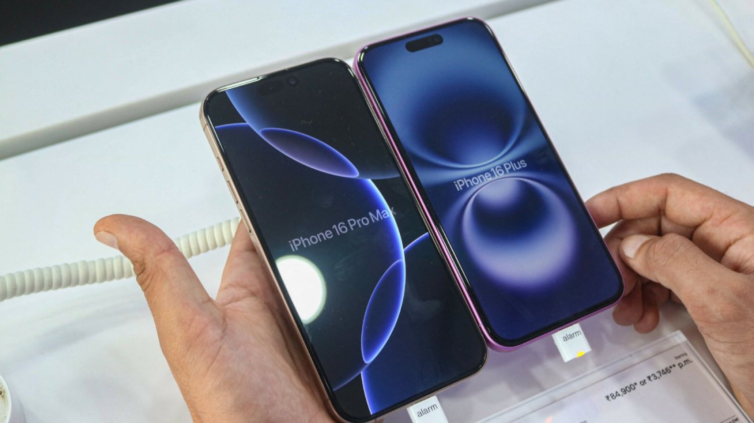 Porównanie modeli iPhone 16.