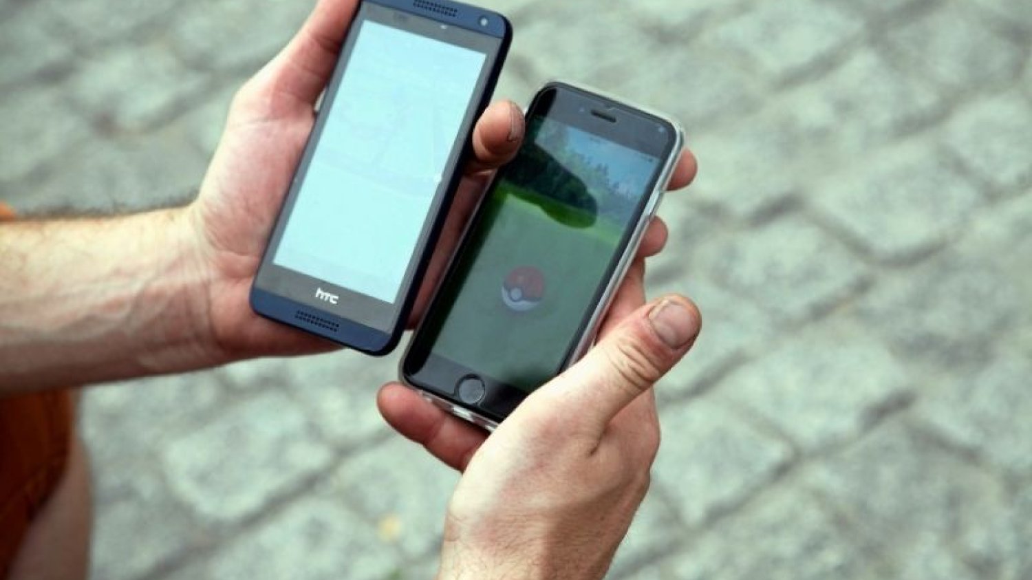 Skutki "podatku od smartfonów" odczujemy wszyscy – ostrzega prezes AB.