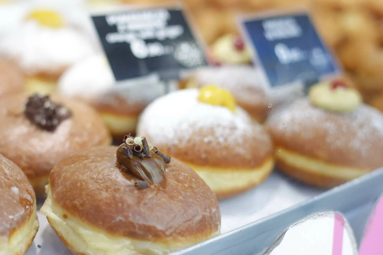 Pączki w sklepie.