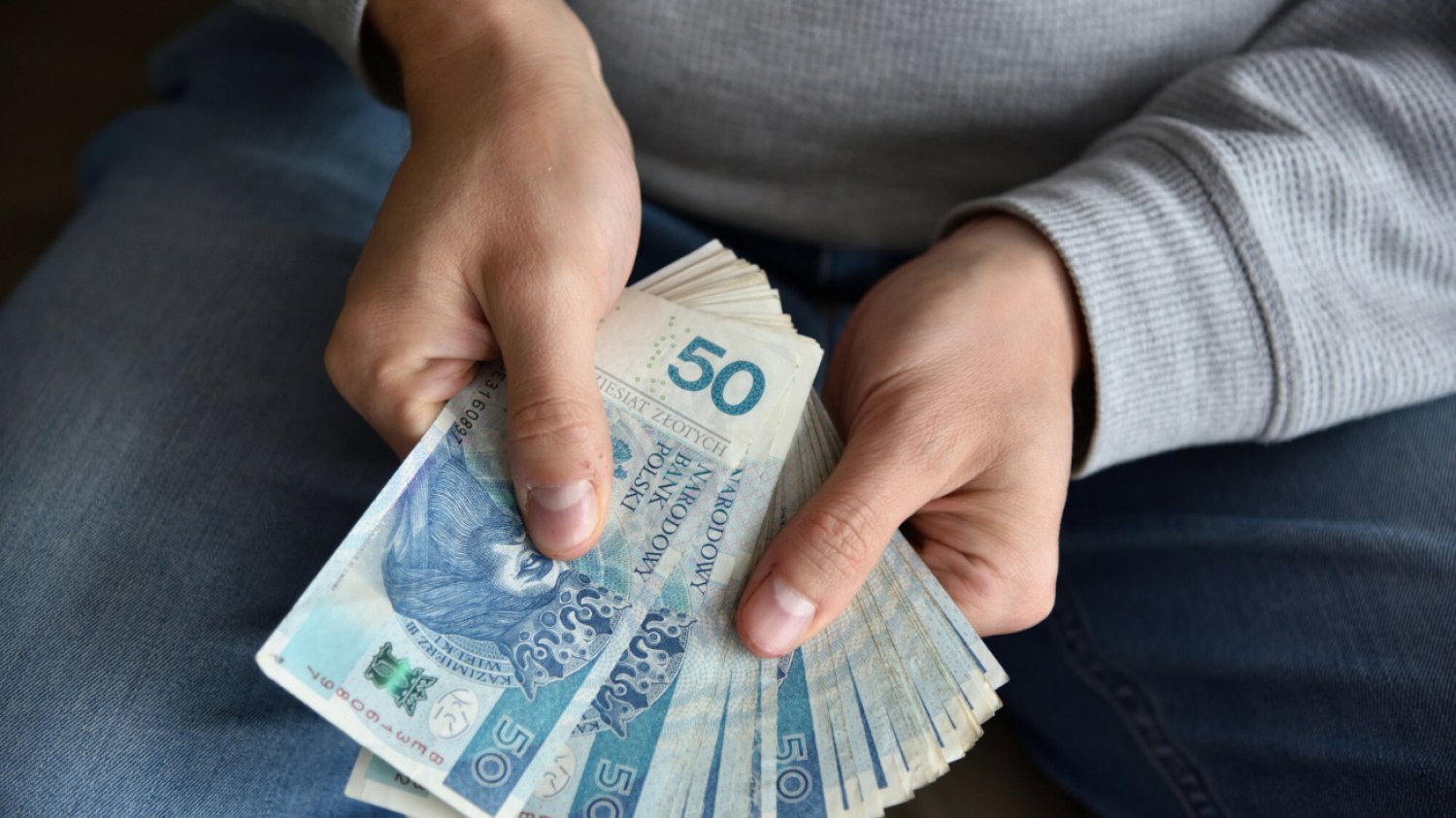 ZUS rozdaje ponad 600 złotych. Świadczenie wydaje bez względu na wiek