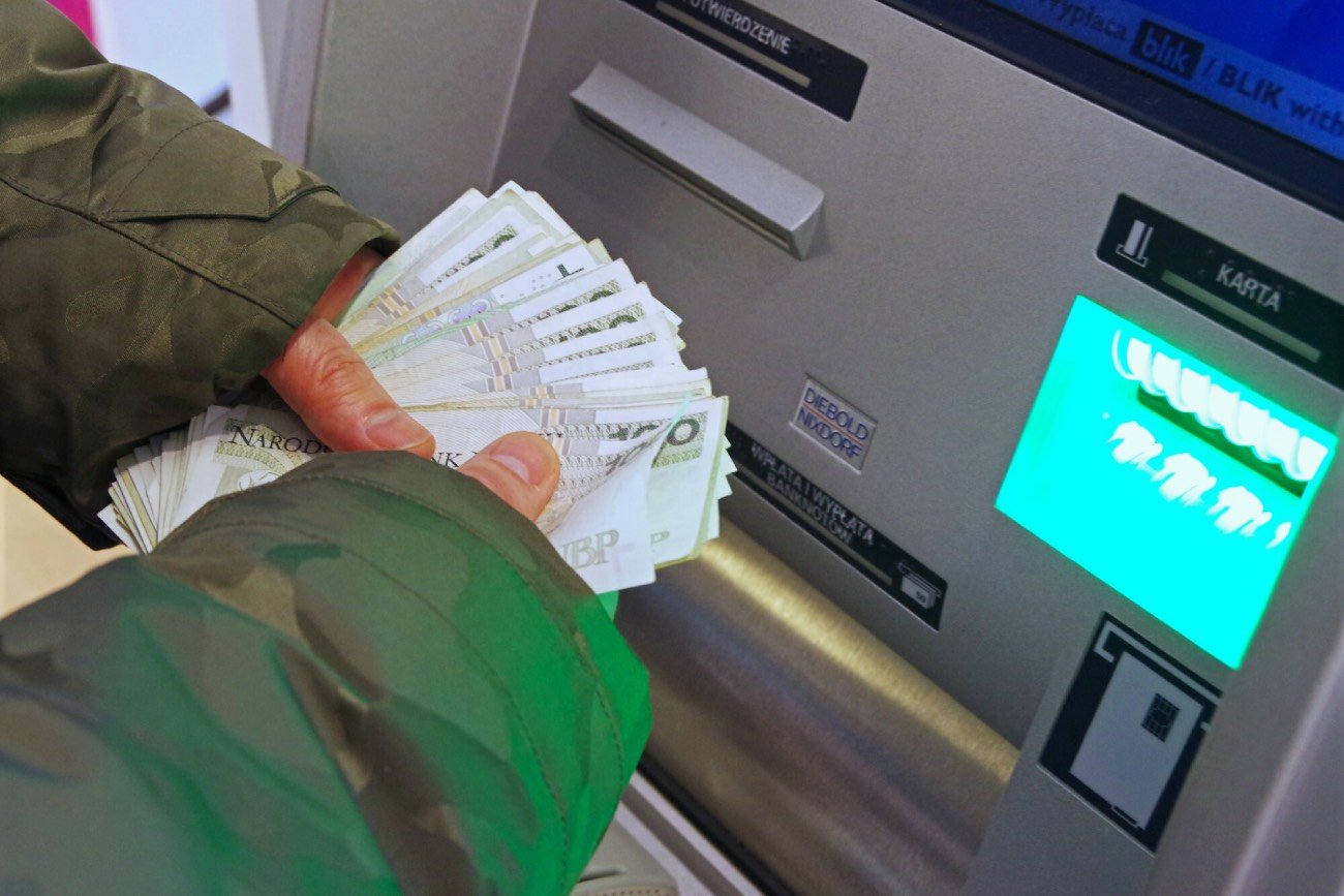 Średnia krajowa. Znamy dane GUS za cały 2021 rok. Tyle zarabiamy