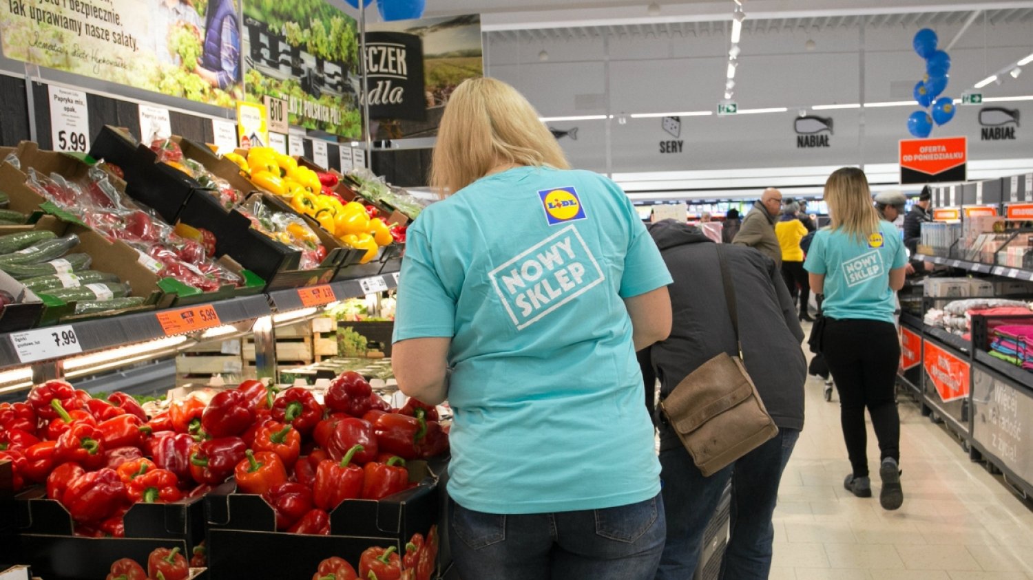 Lidl już wcześniej zastąpił m.in. plastikowe opakowania owoców i warzyw odpowiednikami podlegającymi recyklingowi.