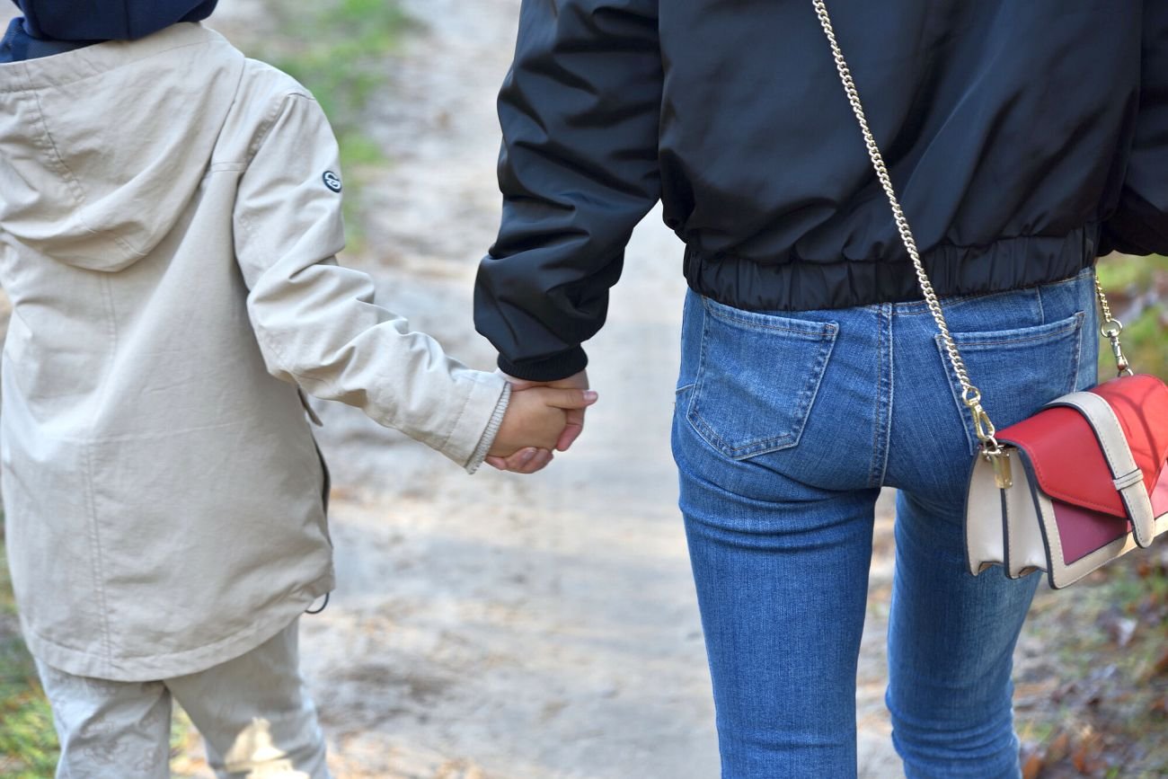 Samotni rodzice dzielą się na mniej i bardziej samotnych