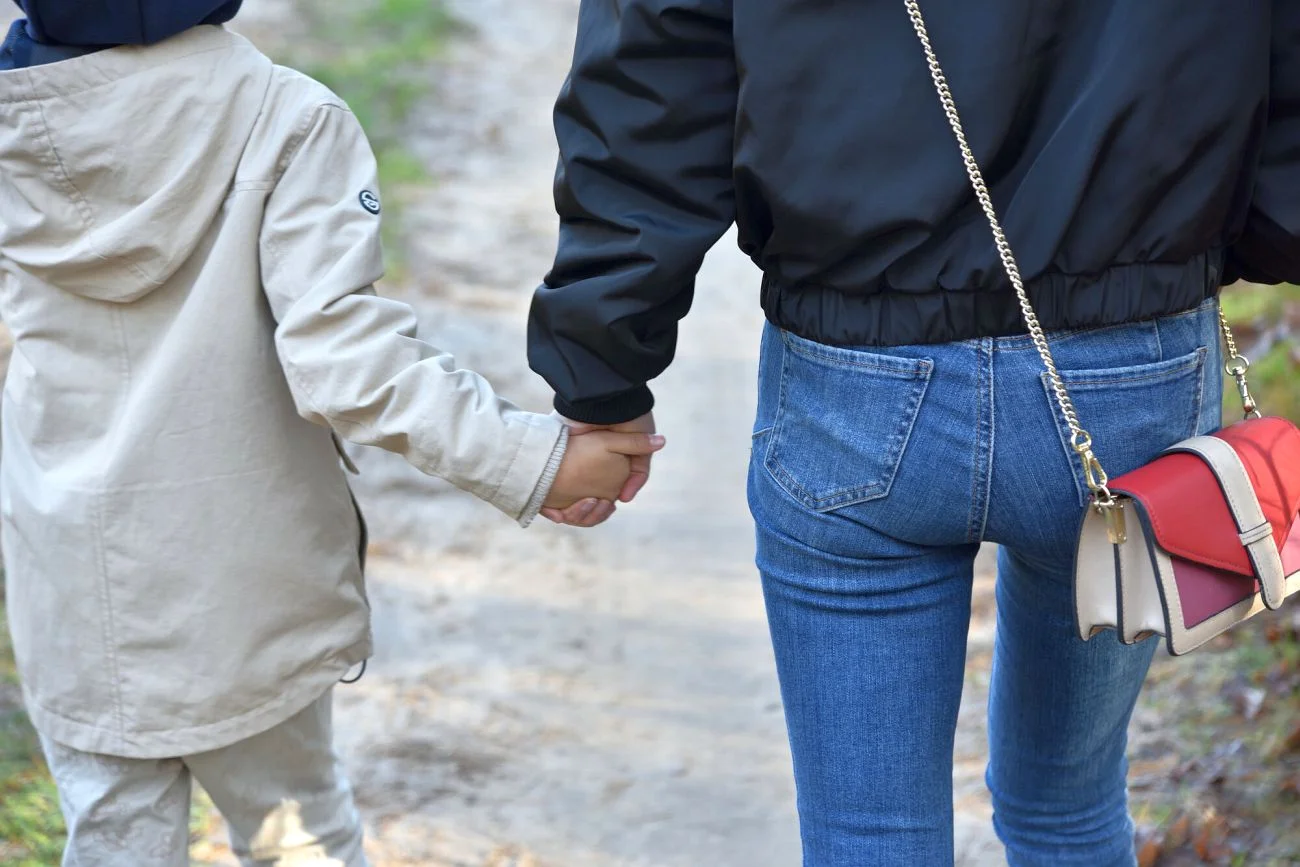 Samotni rodzice dzielą się na mniej i bardziej samotnych