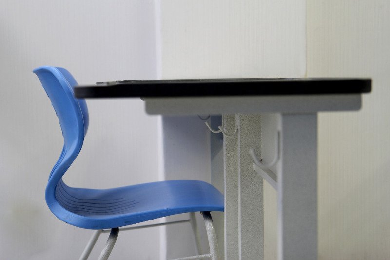 Dziecko idące po raz pierwszy do szkoły ma w Polsce 6-7 lat i średnio 115-125 cm wzrostu. Mebel, przy którym
będzie odrabiać lekcje, powinien zatem zostać dopasowany do jego wzrostu.