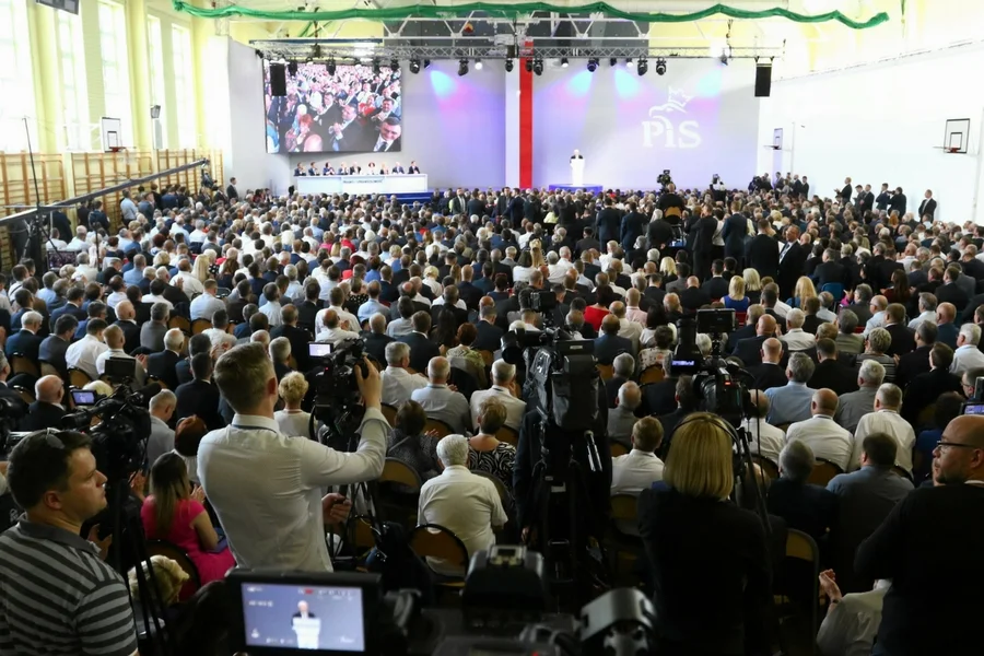 W PiS Morawiecki nie odgrywa centralnej roli, ale nie ma też rywali pod względem znajomości gospodarki.
