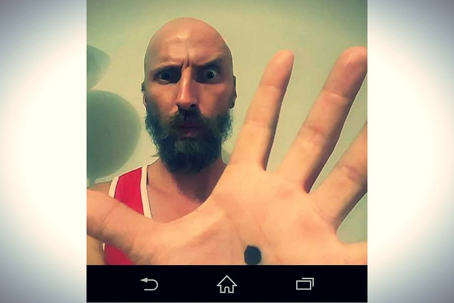 Pan Ząbek zachęca do akcji wspierania go w walce z hejtem.