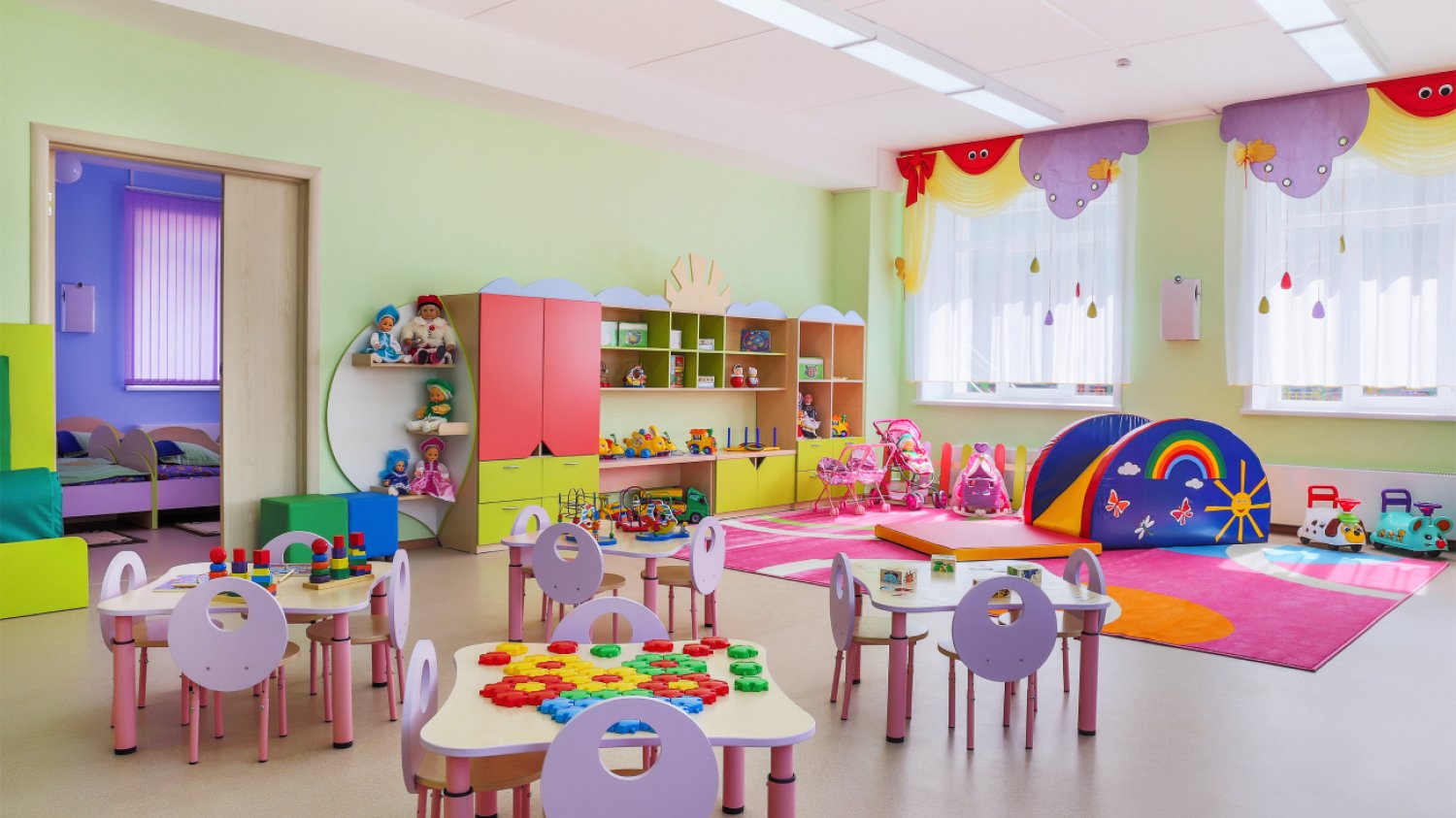 kolorowe przedszkole, salon gier dla dzieci