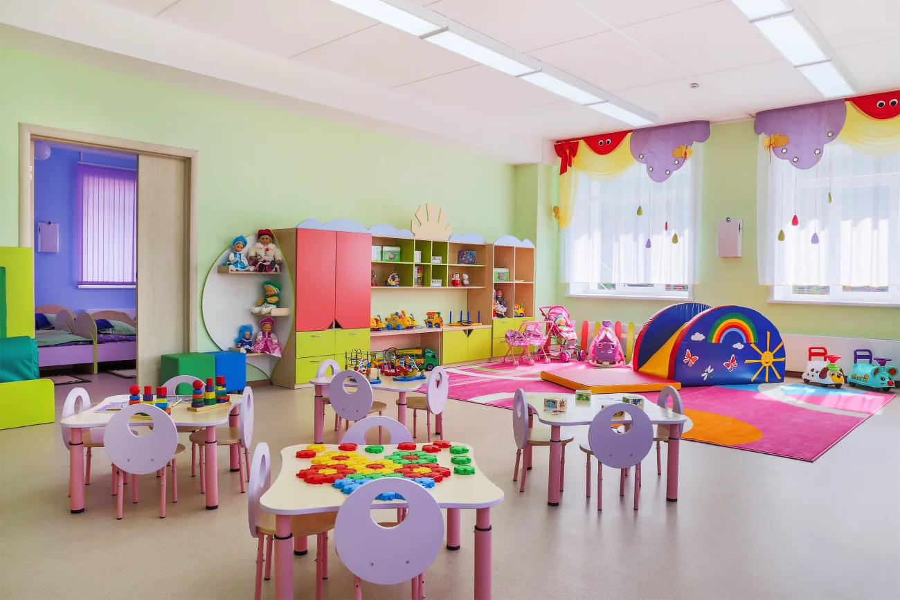 kolorowe przedszkole, salon gier dla dzieci