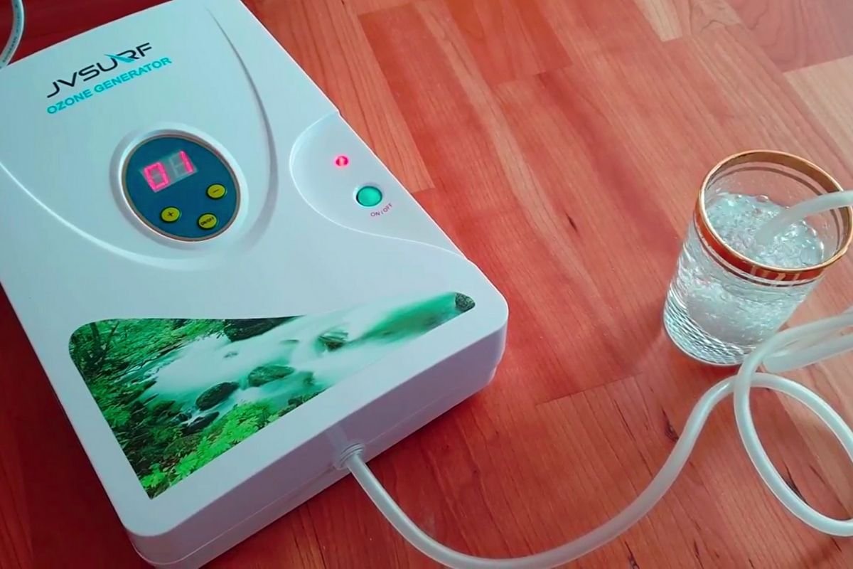 Ozonatory stosowane są do oczyszczania powietrza na skalę przemysłową, można jednak zakupić także ich wersje domowe.