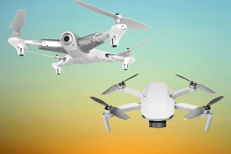 Syma Z3 po lewej, z prawej DJI Mavic Mini.