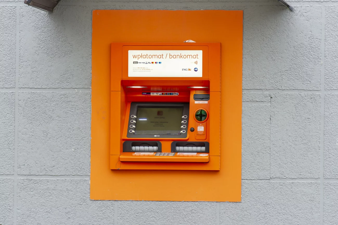 Może się zdarzyć, że bankomat "zabierze" pieniądze