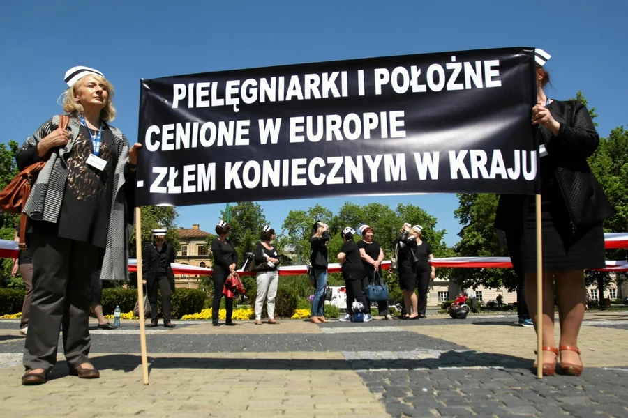 Niski wzrost gospodarczy to niewielka szansa na to, by grupy takie jak pielęgniarki lub nauczyciele zarabiali lepiej.