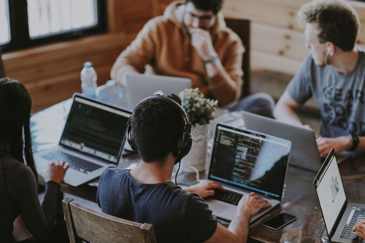 Rusza CEE Startup Challenge - konkurs online dla innowacyjnych i szybko rozwijających się firm w regionie Europy Środkowo-Wschodniej.