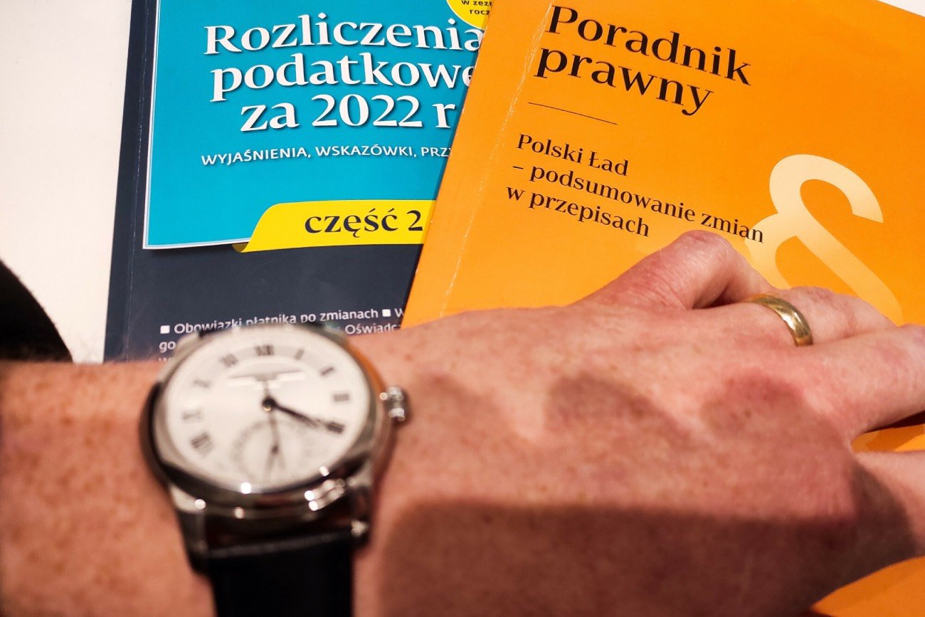 PIT 2023. Podatki na jednoosobowej działalności gospodarczej (JDG). Jak rozliczyć dochód za 2022 rok?