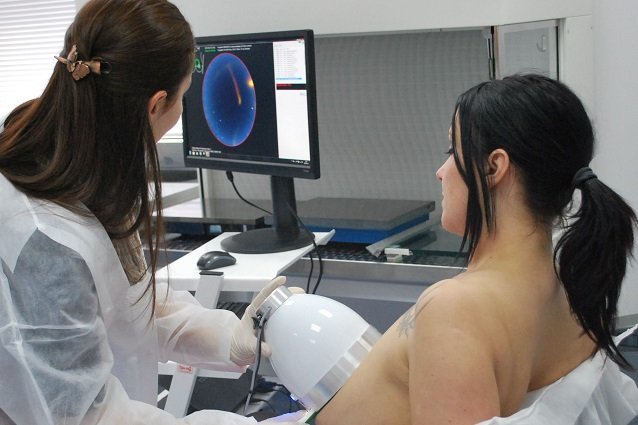 Braster to urządzenie telemedyczne do samodzielnego badania piersi