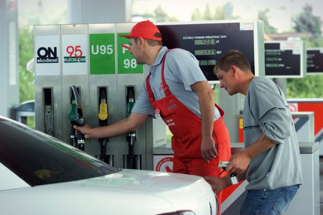 Sieć stacji Orlen testuje w swoich placówkach nową usługę. Dzięki jej wdrożeniu kolejki do kas mają się znacznie zmniejszyć.