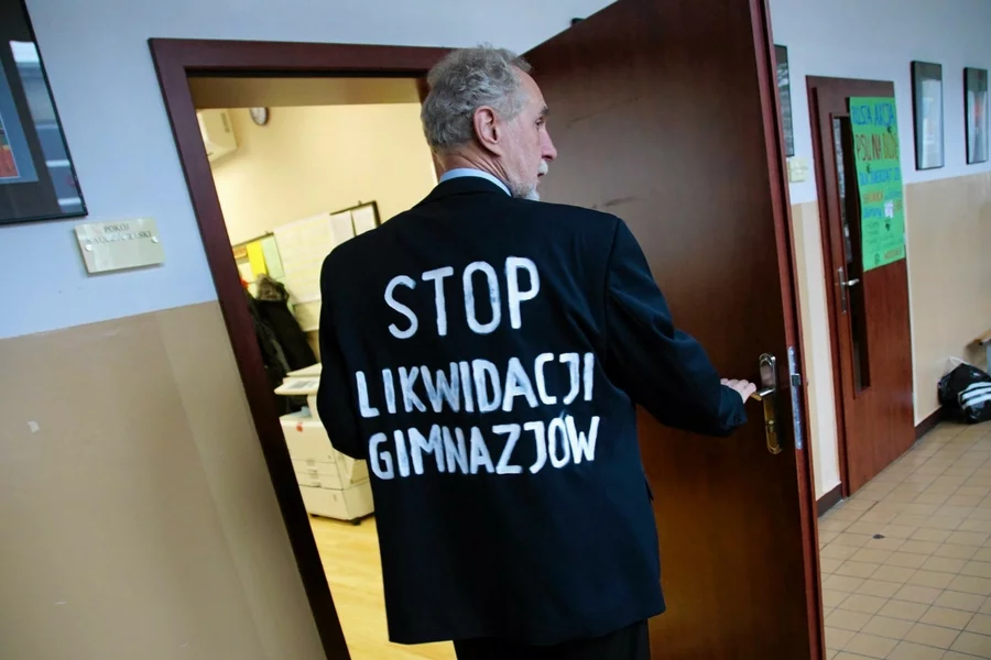 Nie ma reformy bez kosztów, ale mimo wszystko samorządowcy liczyli, że nie będą musieli wykładać na likwidację gimnazjów swoich środków. Stało się inaczej.