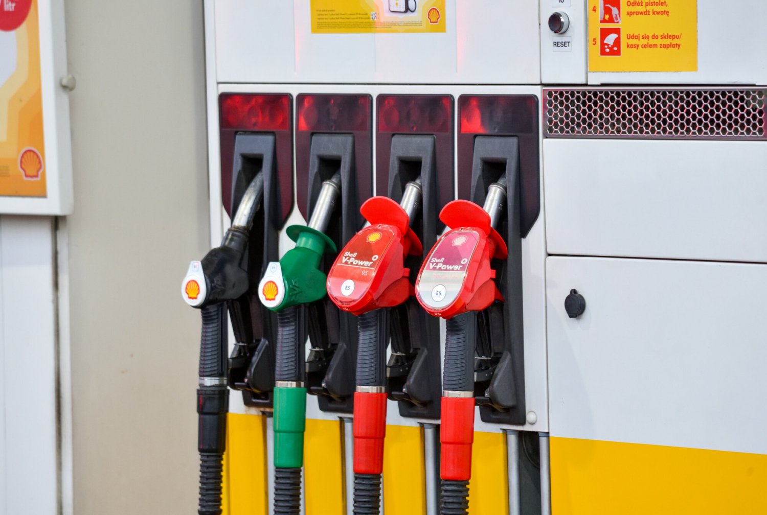 Ceny paliw po wybrach - prognozy i wyliczenia