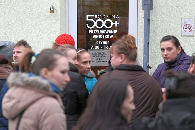 Litwini zapatrzyli się w polski program 500+