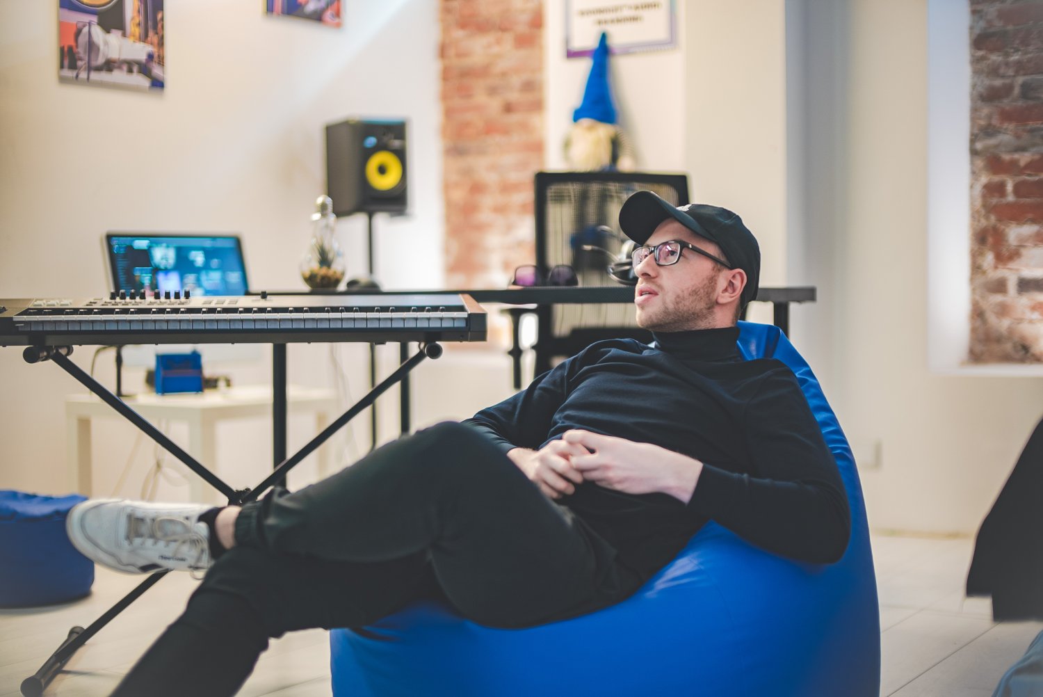 Rafał Konieczny stworzył inkubator artystyczny, w którym każdy może napisać i nagrać własną, autorską piosenkę.