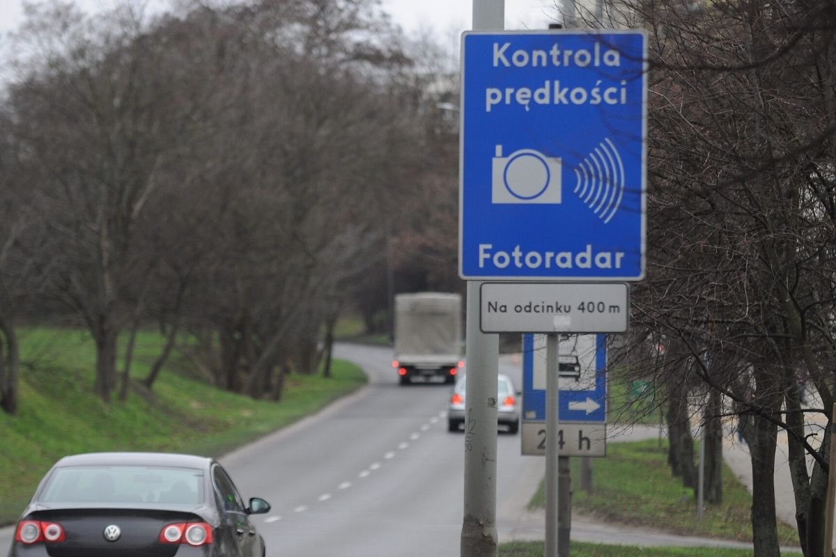 Inspekcja Transportu Drogowego, która obsługuje fotoradary, chce skuteczniej ściągać kary za przekroczenie prędkości.